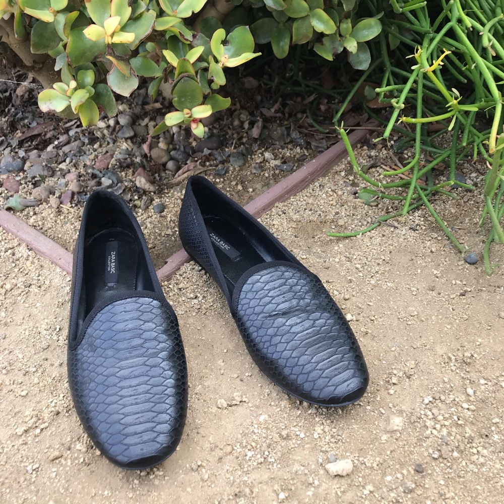 Zara Cute Black Loafer style Flats